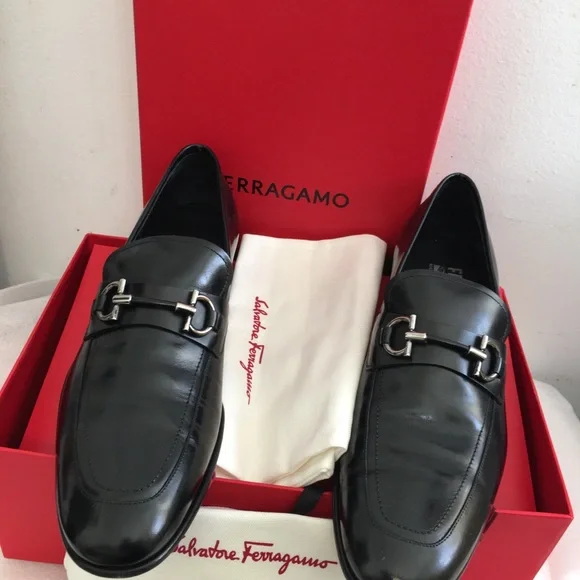 Salvatore Ferragamo Black Leather Men's Loafers. Made in Italy. Side 9